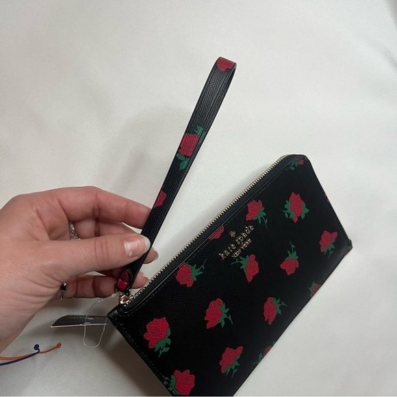 Kate Spade Rose Floral Print Lucy Medium L-Zip Black PVC Wristlet One Size NWT - Picture 8 of 16
